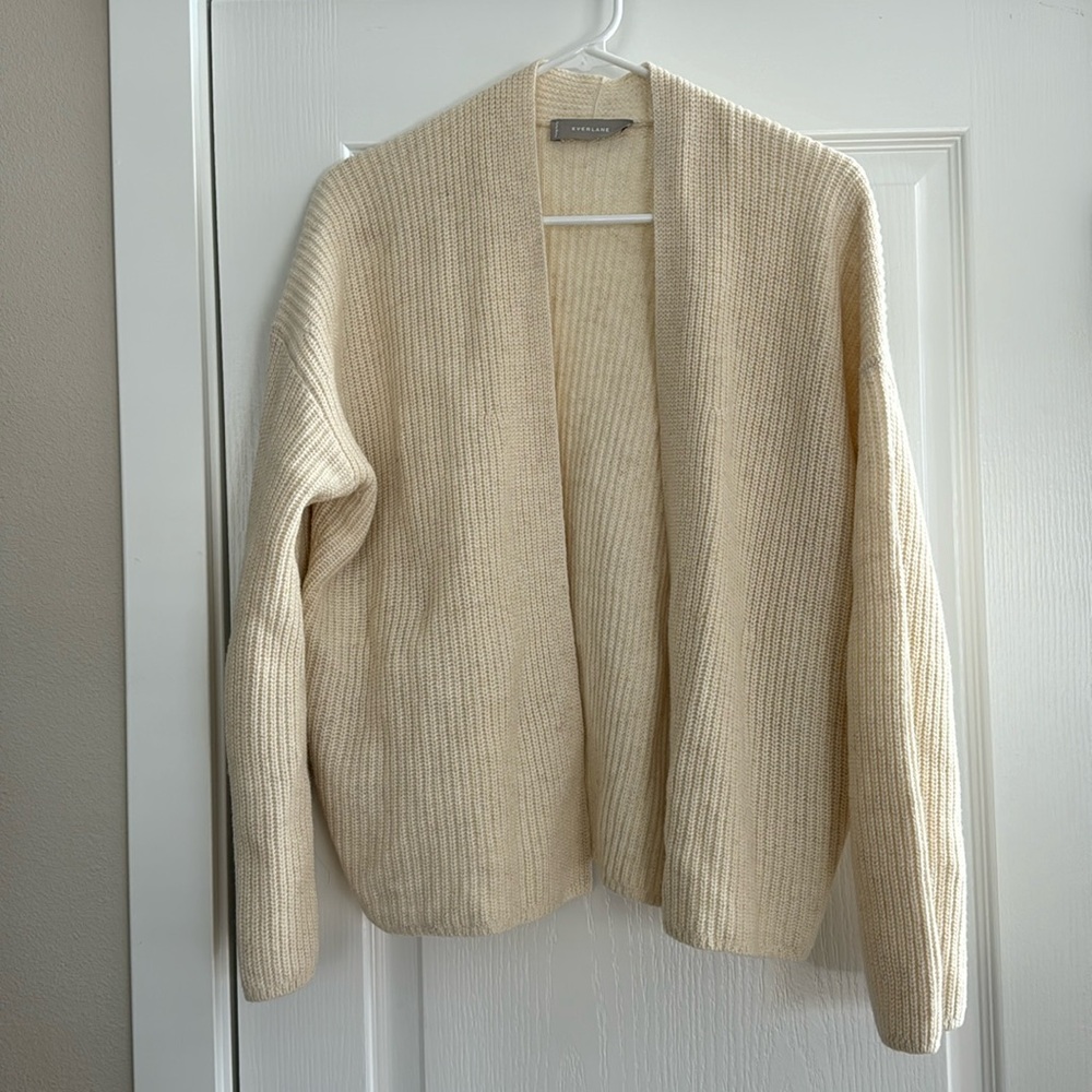 Everlane cardigan. Cream. Size small.
